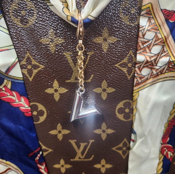 Louis Vuitton Sac Plat Bag - Picture 2 of 16